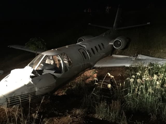 A través de un comunicado de prensa se informó que en la eronave viajaban Luis Fernando Antonio Romero Hernández y Emilio José Vizcaíno Engelhardt, integrantes del grupo Los Cadillac's, también el actor y cantante Aran Andrés de las Casas Medina y el manager, Ronald Magallanes.