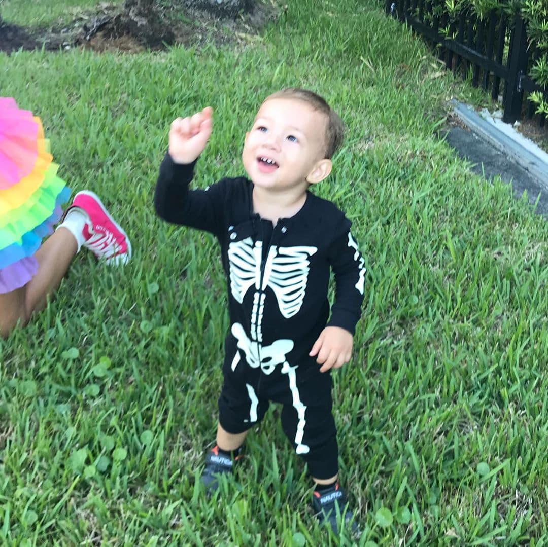 Esta es la segunda vez que Liam se disfraza, días antes lo habíamos visto con un espontáneo atuendo.