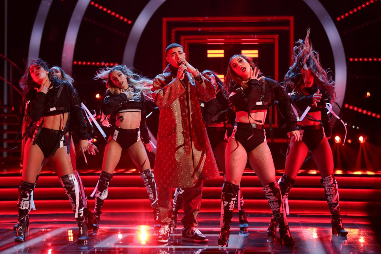 Lunay fue el primer artista invitado de la noche.