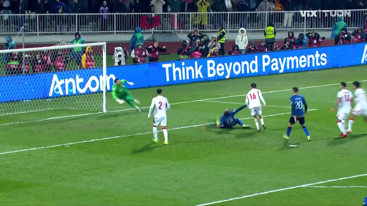 ¡Çakır firma una atajada espectacular!