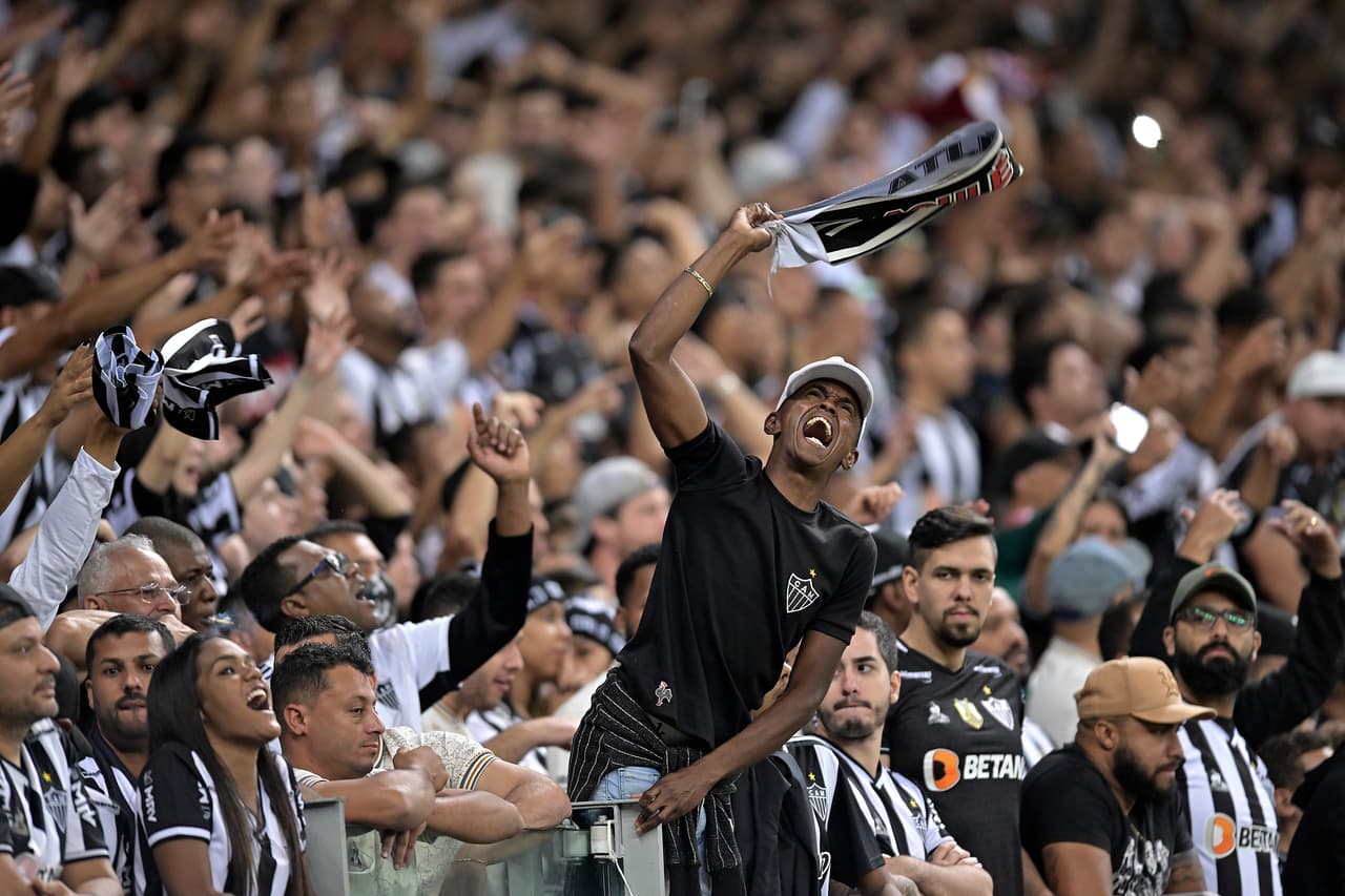 Atlético Mineiro derrotó 1-0 a Emelec en la vuelta de los Octavos de Final y avanzó a la siguiente ronda tras empatar 1-1 en la ida.