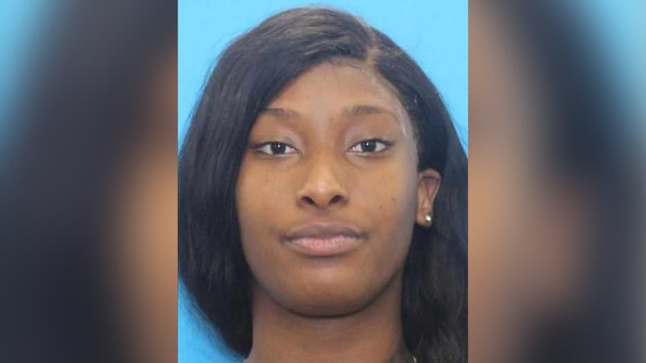 Shkayla Camia Brunson, está acusada de falsificación.