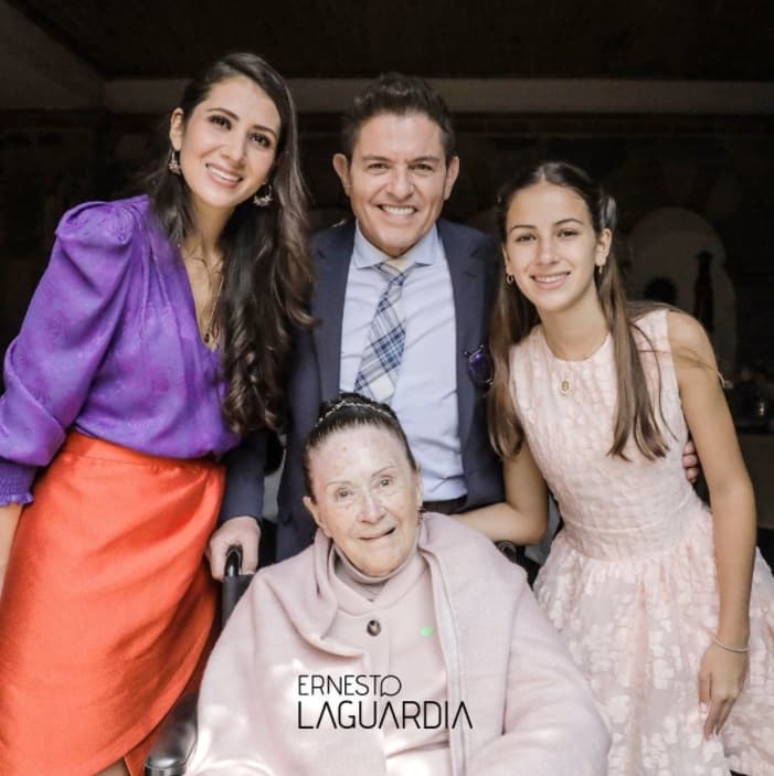 El actor confirmó que, por ahora, la joven prefiere dejar la actuación a un lado. 
<br>