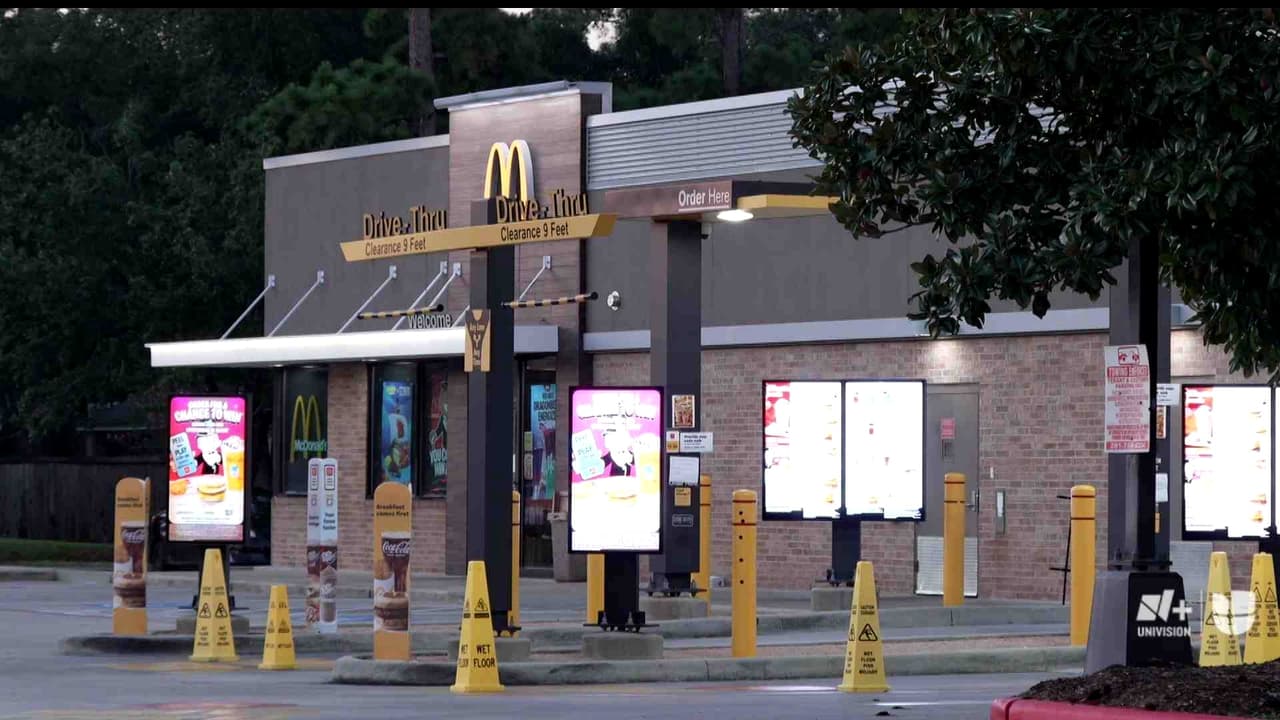 Muere adolescente tras ser apuñalado en un McDonald’s de Houston; otro empleado fue detenido
