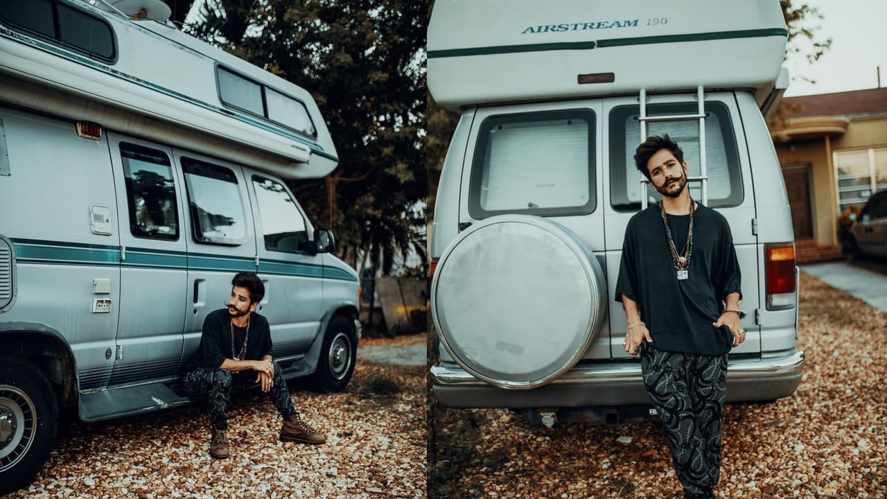 <h3 class="cms-H3-H3"><b>Camilo</b></h3>
<br>
<br>Camilo no es de los artistas que presume sus pertenencias en las redes sociales, pero no podíamos dejar de mencionarlo en esta lista, pues llega a los Latin GRAMMY 2021 con la mayor cantidad de nominaciones (10 en total). En su cuenta de Instagram nos encontramos con estas imágenes en las que aparece posando junto a una furgoneta de viaje Airstream B190. Claro, aquí el lujo no viene en forma material, sino en las experiencias que puede permitirse con este vehículo.
<br>