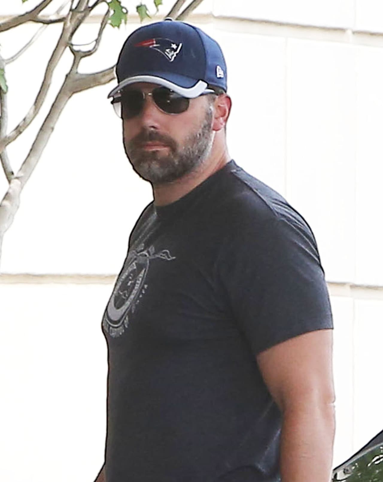 En el núcleo familiar del actor hubo alcoholismo y suicidios: "Mi padre no se puso realmente sobrio hasta que cumplí 19 años […] 
<b>Hay mucho alcoholismo y enfermedades mentales en mi familia</b>. El legado de eso es poderoso y a veces difícil de desechar". 
<br>