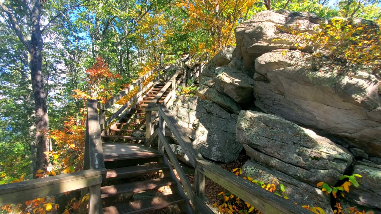El área dentro y alrededor del parque fue el hogar de los indios Cherokee durante cientos de años, y su legado todavía se siente en todo el norte de Georgia hoy en día.
