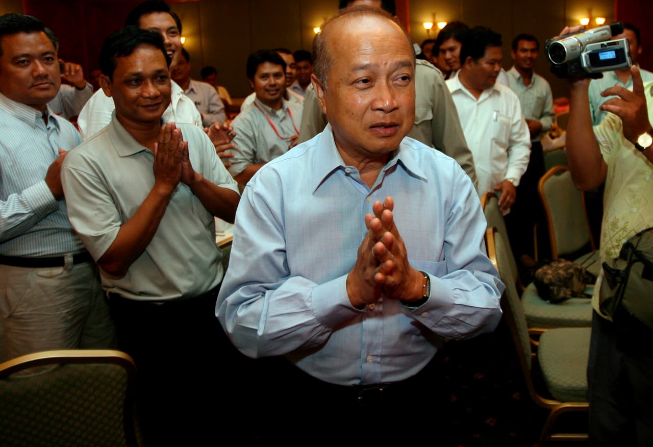 Iban de camino a un encuentro político cuando su camioneta fue impactada por otra.