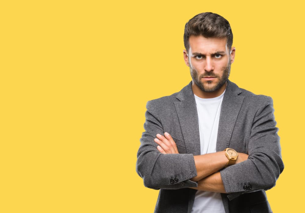 Si quieres que te acepten con buena disposición, te aconsejo que abandones ese aire de jefe que a veces tienes y evites ser tan determinante.