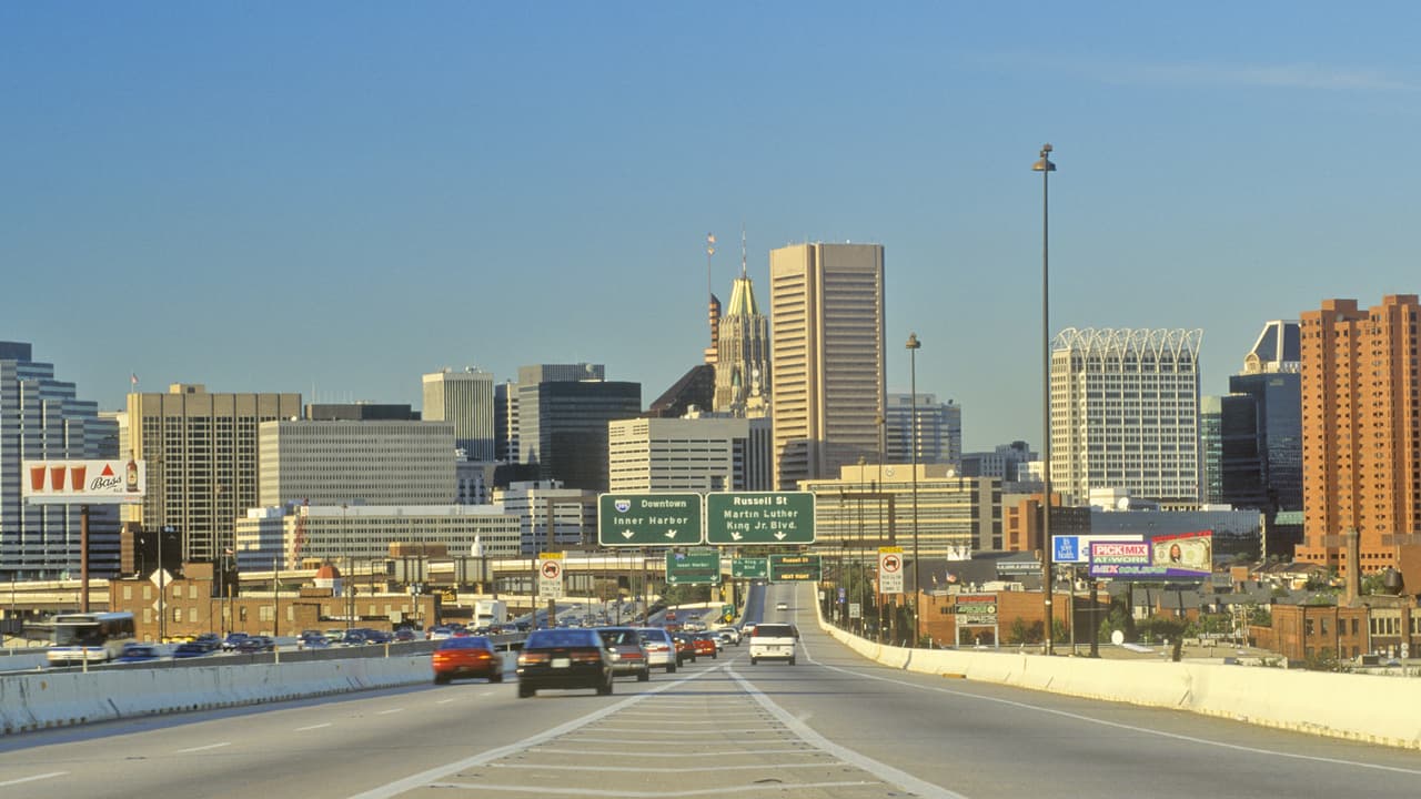 <h3 class="cms-h3-H3">12. Baltimore, Maryland</h3>
<br>Costo de propiedad y mantenimiento: 
<b>71</b>
<br>Tráfico e infraestructura: 
<b>78</b>
<br>Seguridad: 
<b>95</b>
<br>Acceso a vehículos y a su mantenimiento: 
<b>62</b>
<br>Dato curioso: 
<b>Baltimore, empatada con Boston y Washington, DC, es la ciudad en EEUU en la que se tiene mayor posibilidad de tener un accidente de tránsito.</b>