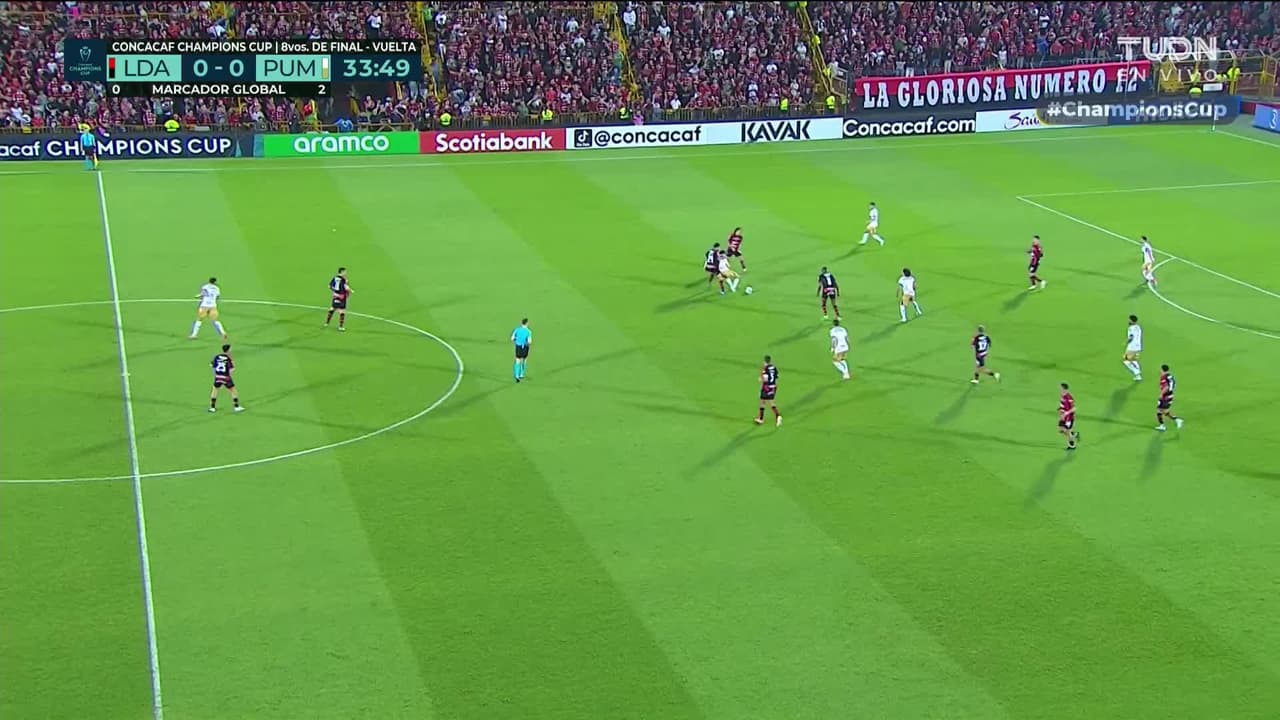 ¡TIRO ATAJADO! disparo por Larry Angulo.