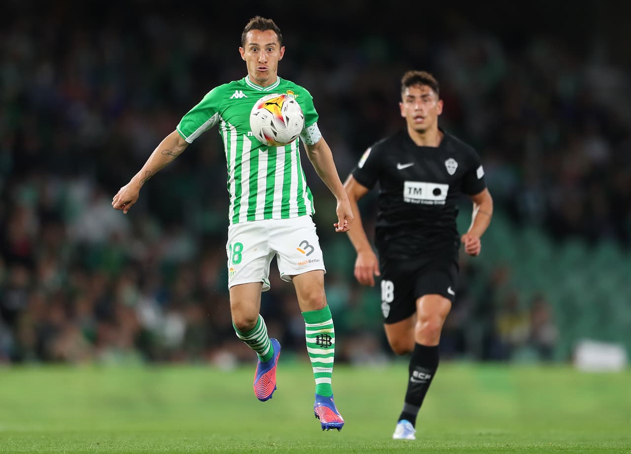 Betis perdió en casa contra Elche con Guardado en cancha y Lainez en tribuna; Mallorca de Javier Aguirre derrota al Alavés en duelo vital para no descender y Villarreal gana el derbi ante Valencia.