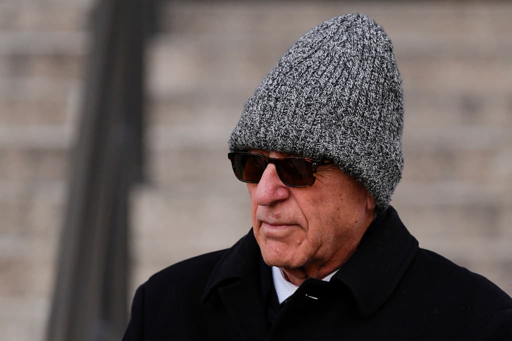 Arkan, de 76 años, admitió ante la corte federal de Manhattan haber reembolsado a empleados de su empresa constructora por donaciones realizadas a la campaña del demócrata Adams.