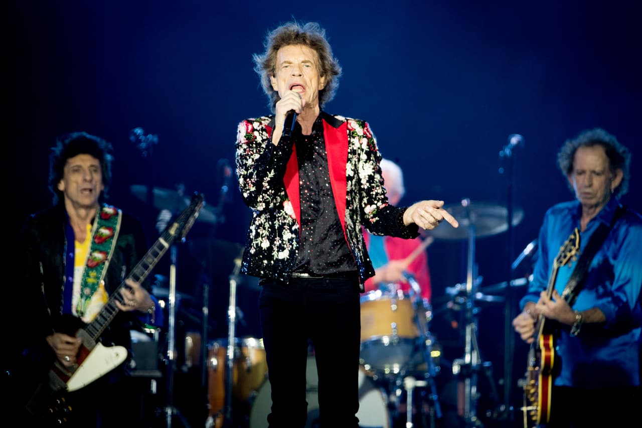 <b>The Rolling Stones</b>. Desde 2016 la banda británica ha solicitado a Trump que no reproduzca su música en eventos políticos. Sin embargo, el tema ‘You can't always get what you want’ (‘No siempre puedes conseguir lo que quieres’, en español) se ha seguido escuchando en los mítines del mandatario. BMI, una organización de derechos de autor a la que pertenece el grupo,
<a href="https://www.rollingstone.com/music/music-news/rolling-stones-trump-lawsuit-rally-music-bmi-1021498/"><u>emitió en junio de 2020 un comunicado</u></a> diciendo que si la campaña de Trump “hace caso omiso de la exclusión y persiste, enfrentaría una demanda por reproducir música de la que no tiene licencia".