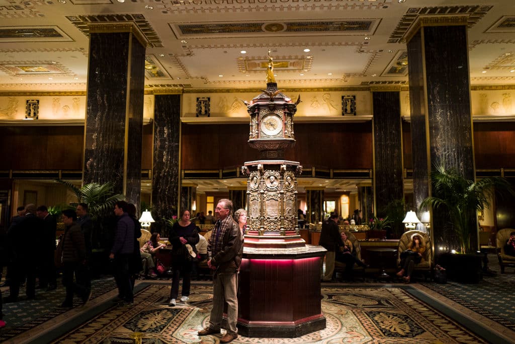 Para eventos y conferencias, el hotel dispondrá de 3,995 metros cuadrados de espacio, incluyendo recintos históricos como el Gran Salón de Baile, la Sala Jade y el Salón Astor.