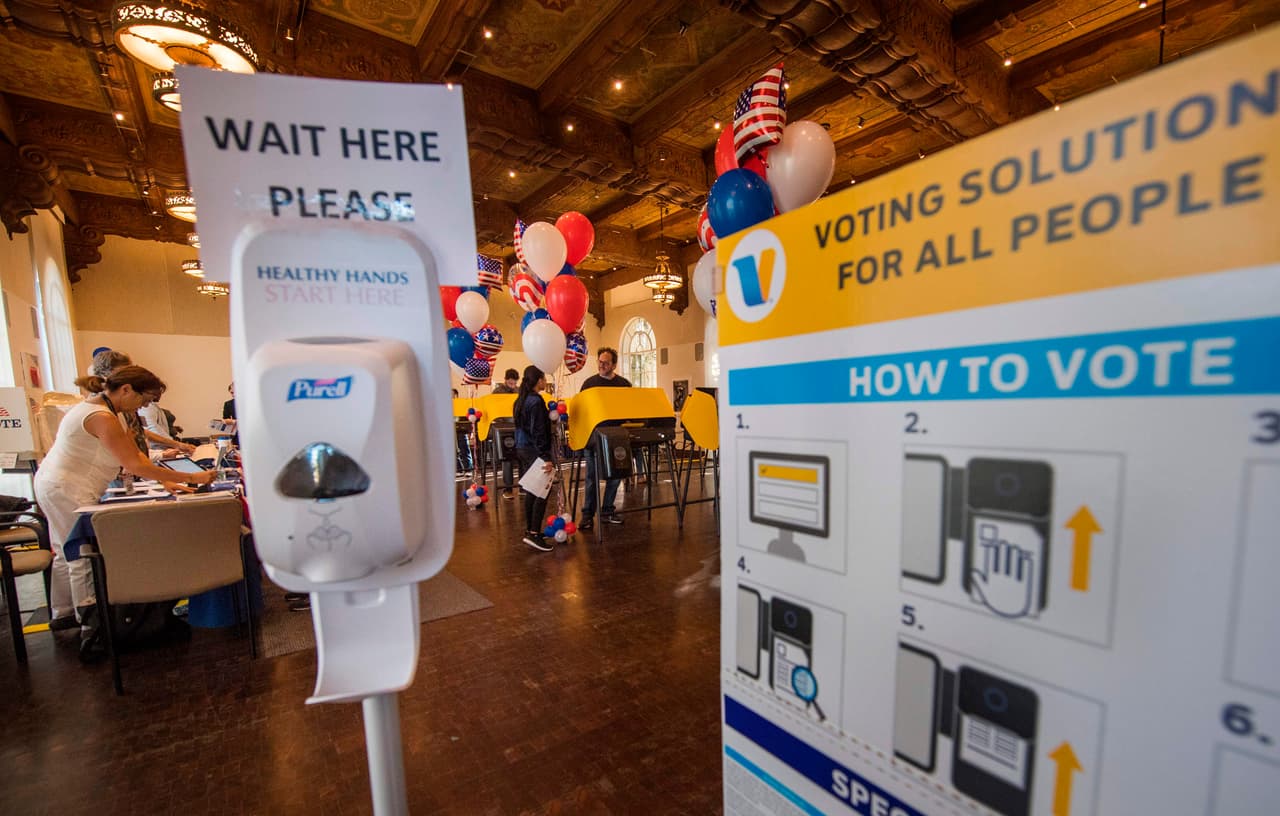 La ley electoral es la principal razón por la que tardan tanto en conocerse los resultados de las primarias de California