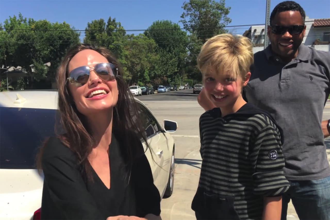 Mira qué linda acción de Angelina Jolie y su hija Shiloh.