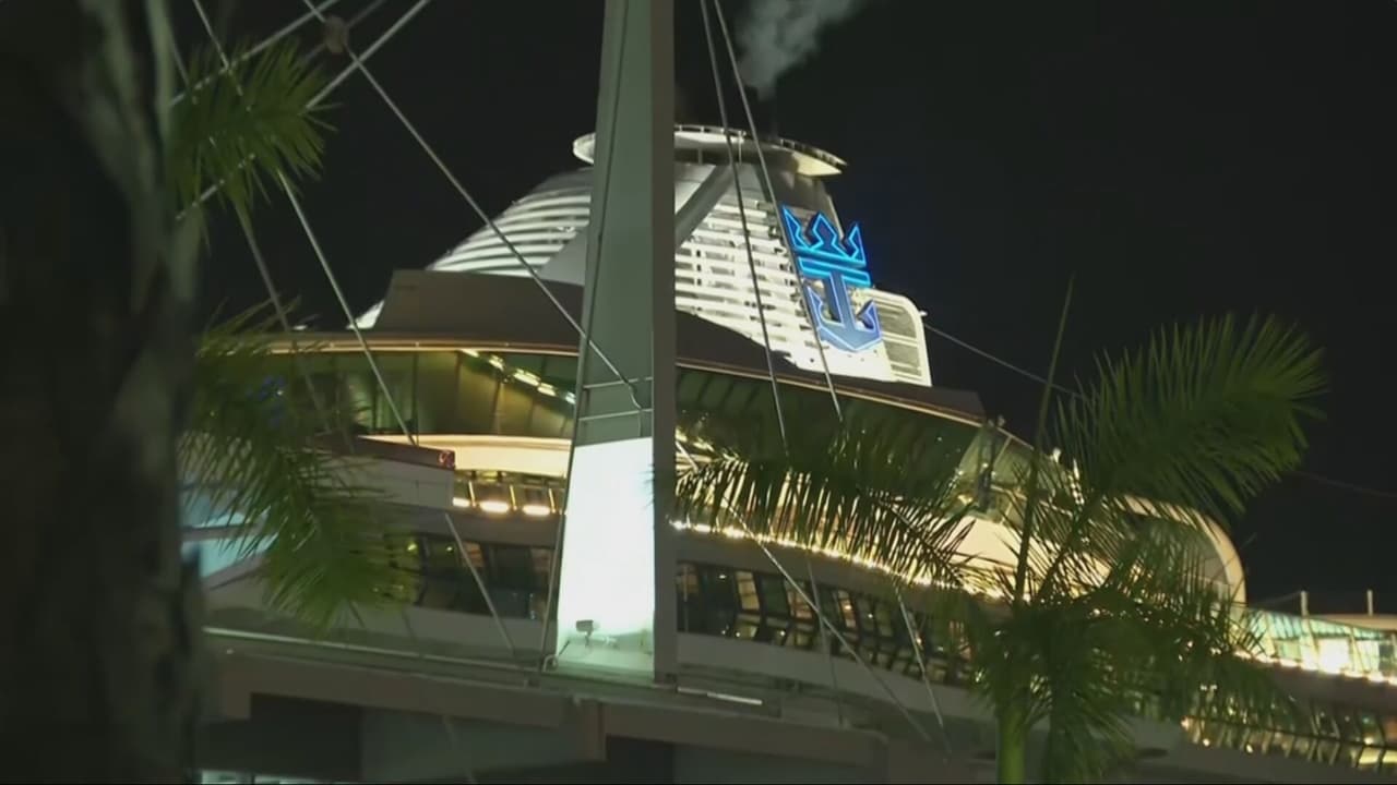 Llega al puerto de Miami crucero con pasajeros contagiados de norovirus