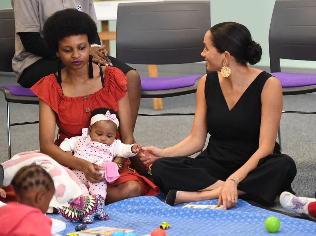 "Todos podemos sentarnos aquí, creo que si fuera Archie y tuviéramos todos estos juguetes en medio, hacerlo sentados en la silla, sería injusto", dijo la exactriz, reportó la revista.