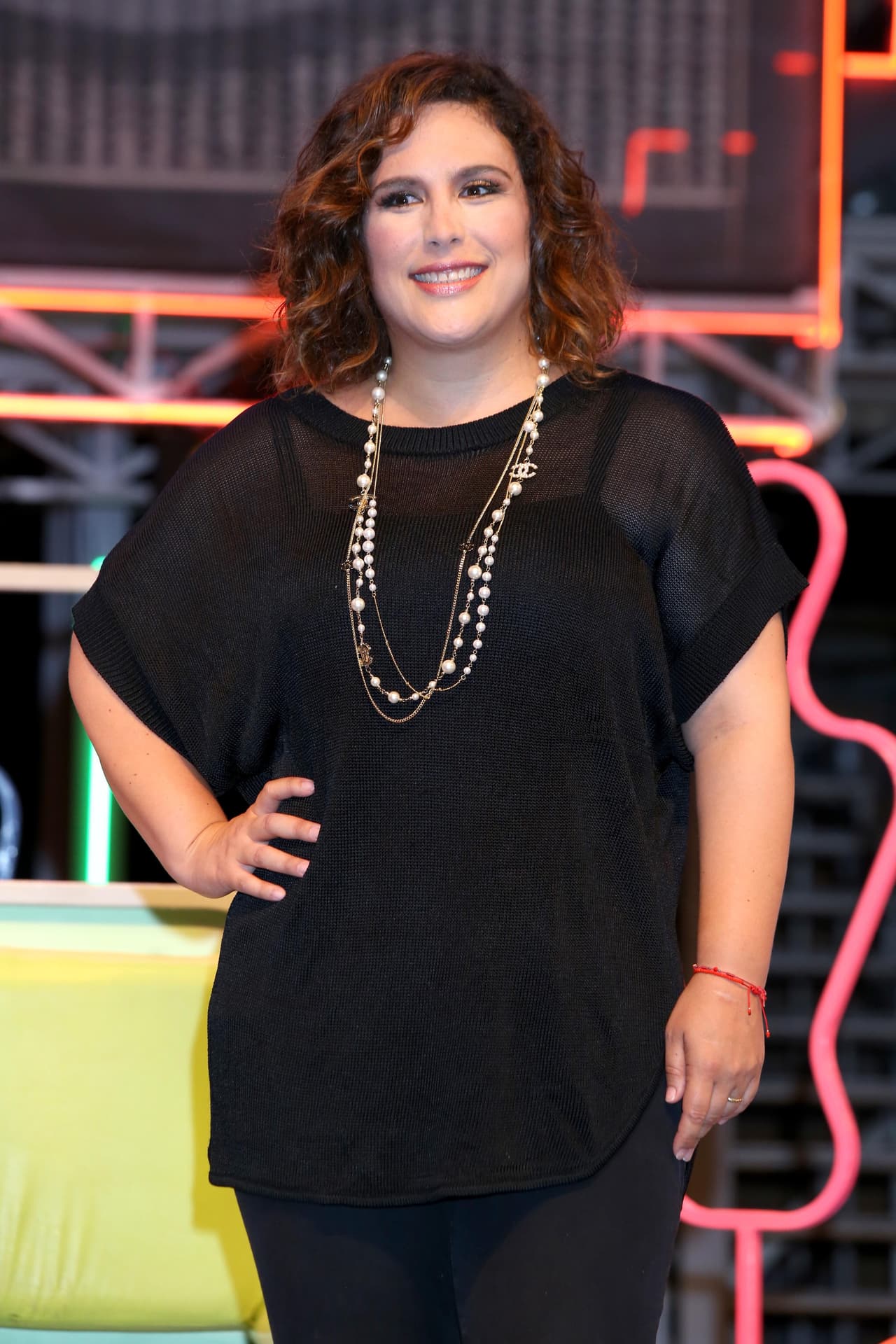 Quien no la pasó muy bien luego del fallecimiento de su padre, el actor Raúl Vale, fue la comediante Angélica Vale, quien tuvo que enfrentar a la últma esposa del también comediante, Hanny Sáenz, cuando intentó invalidar el testamento del famoso actor.