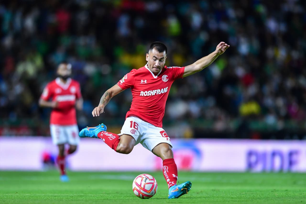 Con un gol de Daniel Álvarez de último minuto, Toluca derrotó a León a domicilio en la Jornada 5 para tomar el subliderato del Apertura 2022. El marcador no reflejó el tremendo dominio de los Diablos Rojos en la segunda parte, que se cansaron de fallar y perdonar ante Cota.