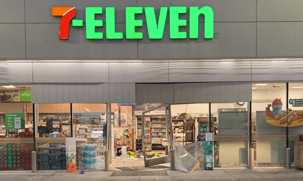 Conductor choca contra tienda en Round Rock para entrar a robar