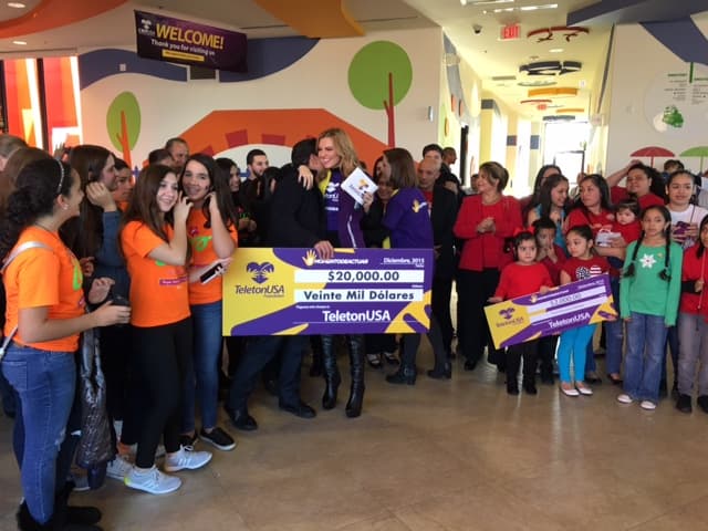 Estrellas como Mane de la Parra, Marjorie de Sousa, Alejandro Chabán y Arantxa Loizaga, el talento Univision San Antonio y miembros de la comunidad se dieron cita en el CRIT San Antonio para apoyar la causa del Teletón USA y, así, ayudar a que más niños continúen recibiendo terapias que cambien su vida.