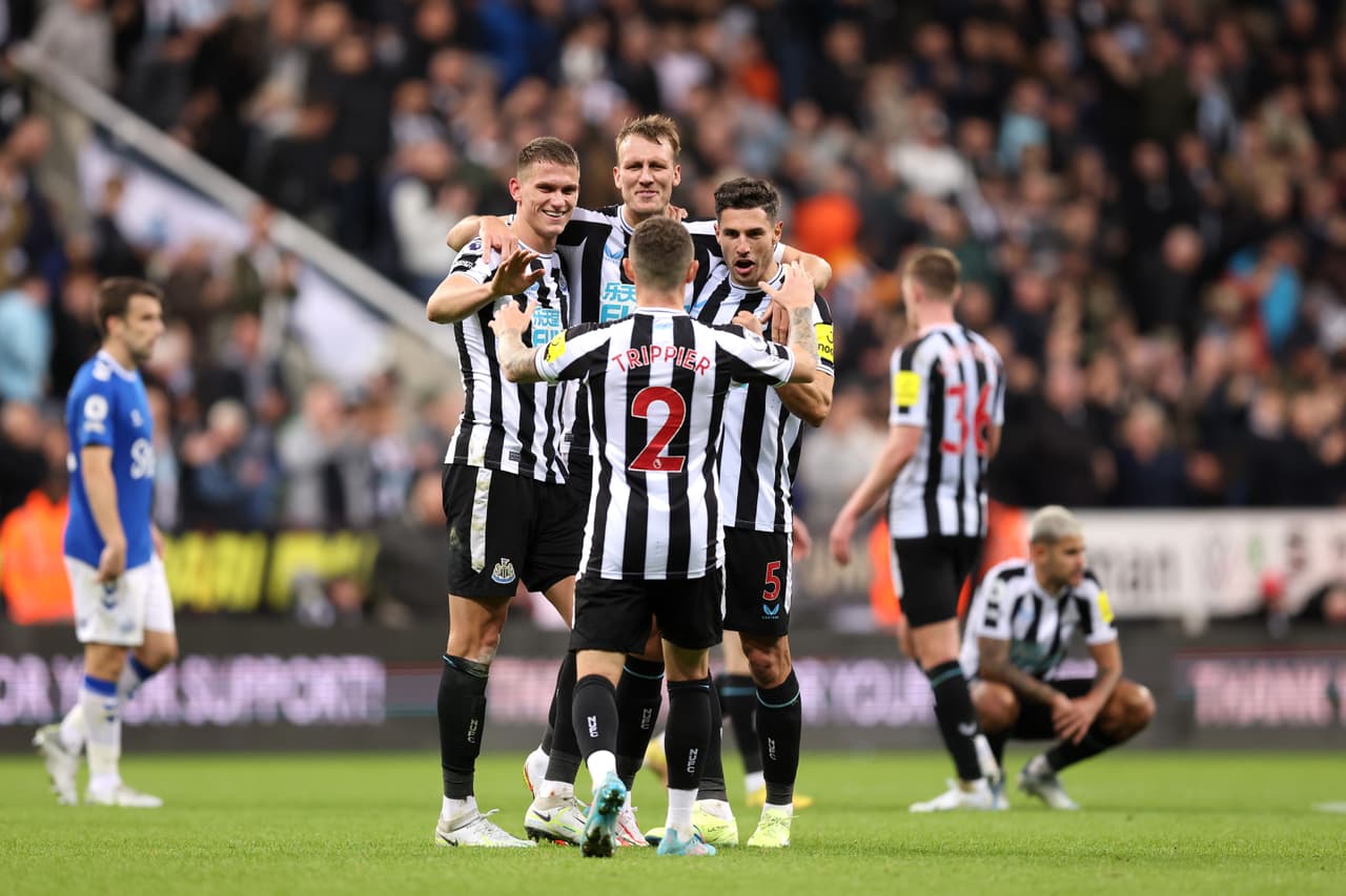 Grandes emociones en el cierre de la Jornada 12 de la Premier League con triunfos de Manchester United, Liverpool, Southampton y Newcastle, además empate del Chelsea ante Brentford.