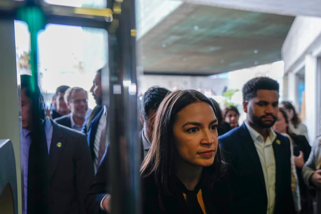 Ocasio-Cortez pide a EEUU desclasificar documentos sobre el golpe en Chile de 1973