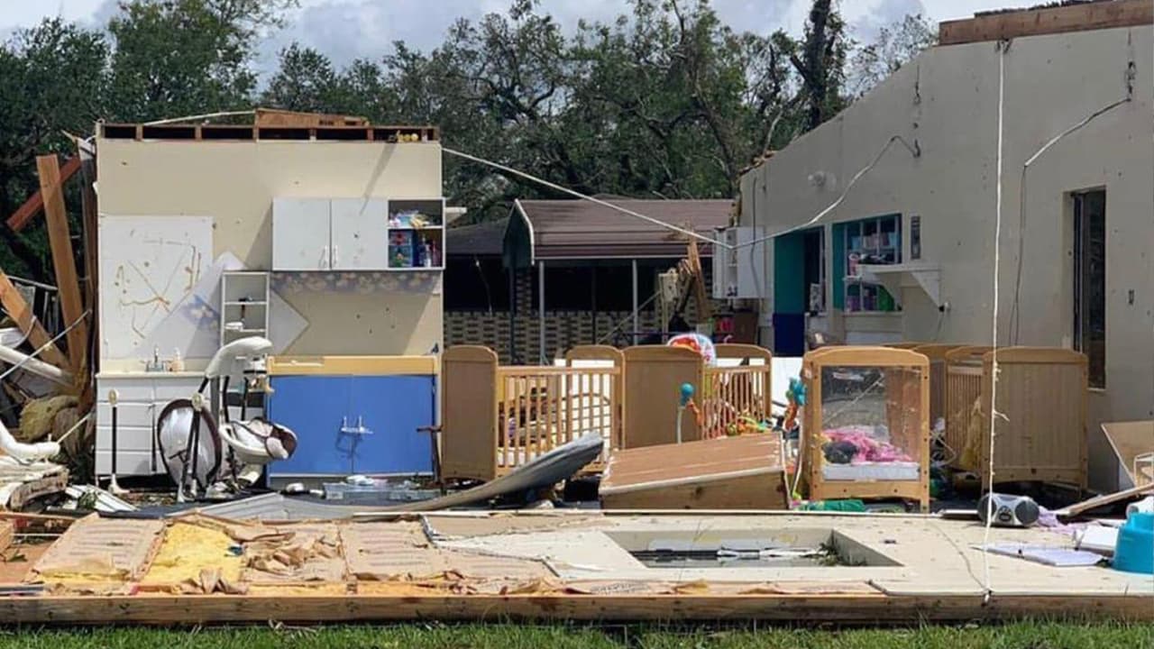 <a href="https://www.univision.com/local/houston-kxln/hay-mucha-gente-pasando-hambre-afectada-del-huracan-laura-pide-donaciones-a-la-comunidad-de-houston" target="_blank">Jessica See, una de las sobrevivientes, contó para Noticias Univision 45</a> sobre cómo transcurren sus días con todas las deficiencias que tienen.