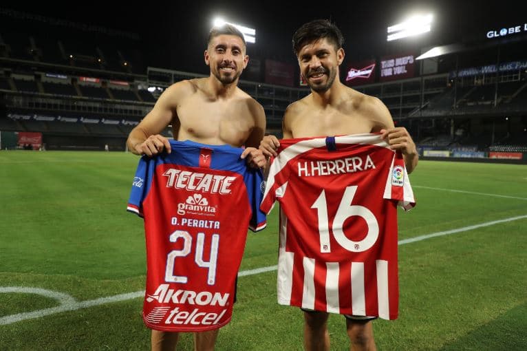 Oribe Peralta y Héctor Herrera se reencuentran en Texas