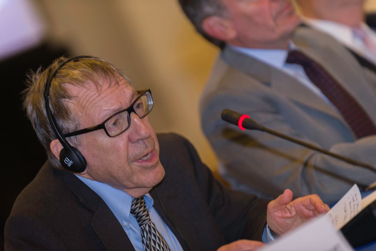 Irwin Cotler de Canadá, en una de las sesiones para analizar si la situación en Venezuela debe remitirse a la Corte Penal Internacional, 16 de octubre de 2017.