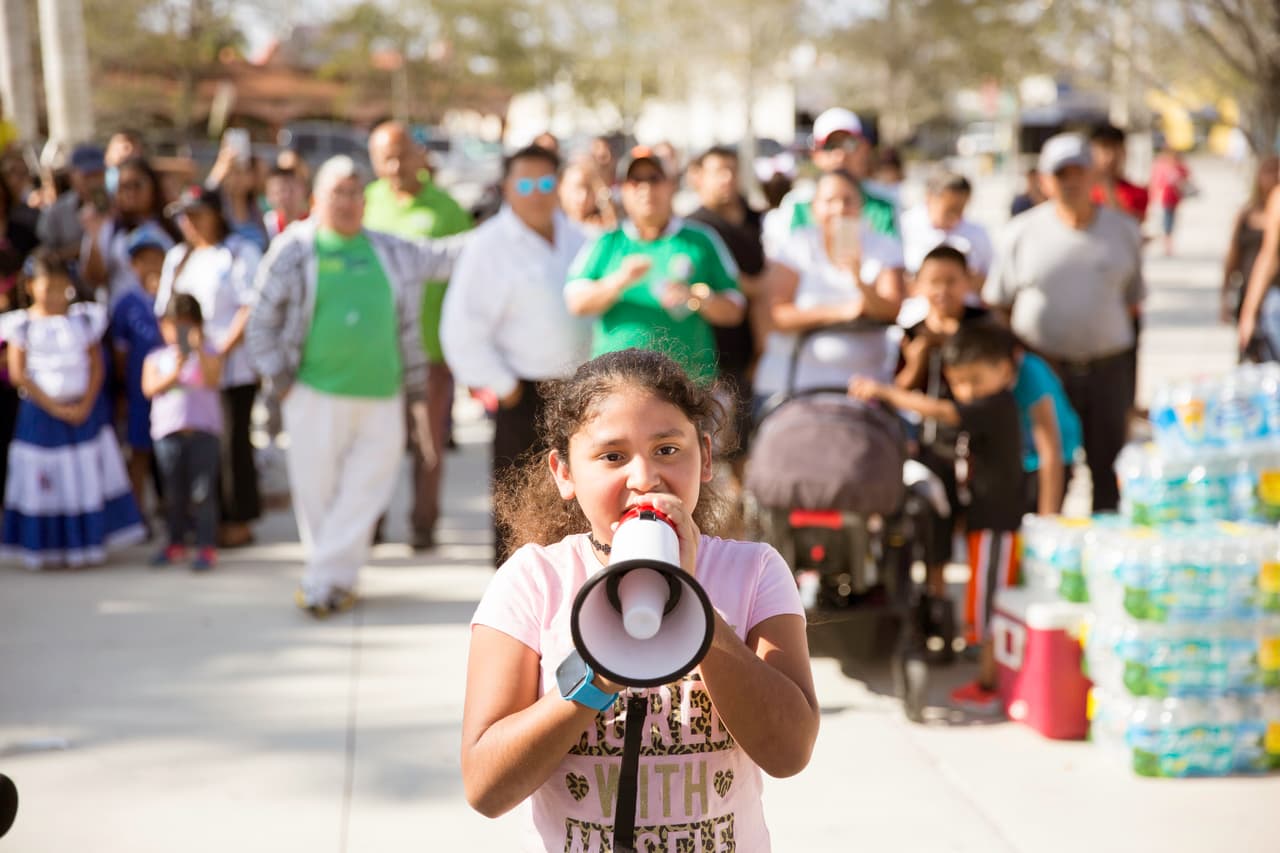 "Me llamo Brenda y nací aquí pero mis padres no y tengo miedo de que se los lleven", dijo esta niña de Homestead de papás mexicanos.