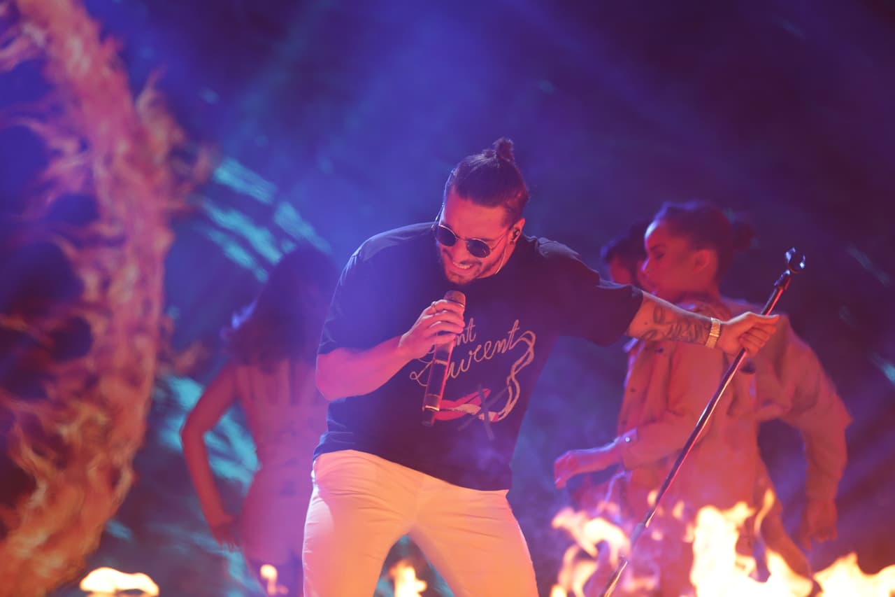 Su participación con Piso 21 no es la única sorpresa que Maluma tiene preparada.