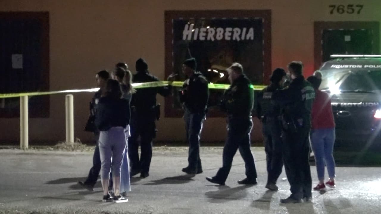 Muere un hombre baleado tras discusión afuera de un bar en el sureste de Houston