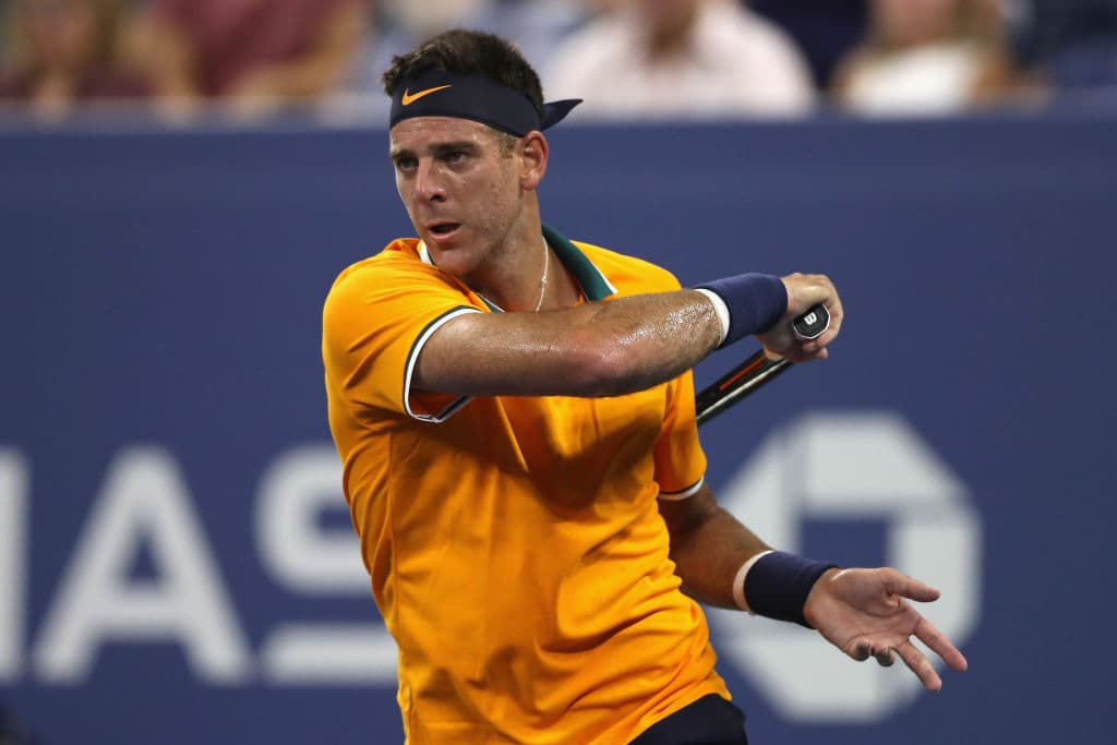 En los varones, por la noche el argentino Juan Martín del Potro se midió al estadounidense Donald Young en la primera ronda. lo venció 6-0, 6-3 y 6-4.