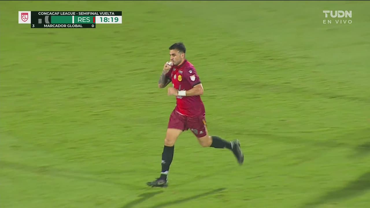 ¡Gol de Real España! Ramiro Rocca se escapa y define para el 0-1