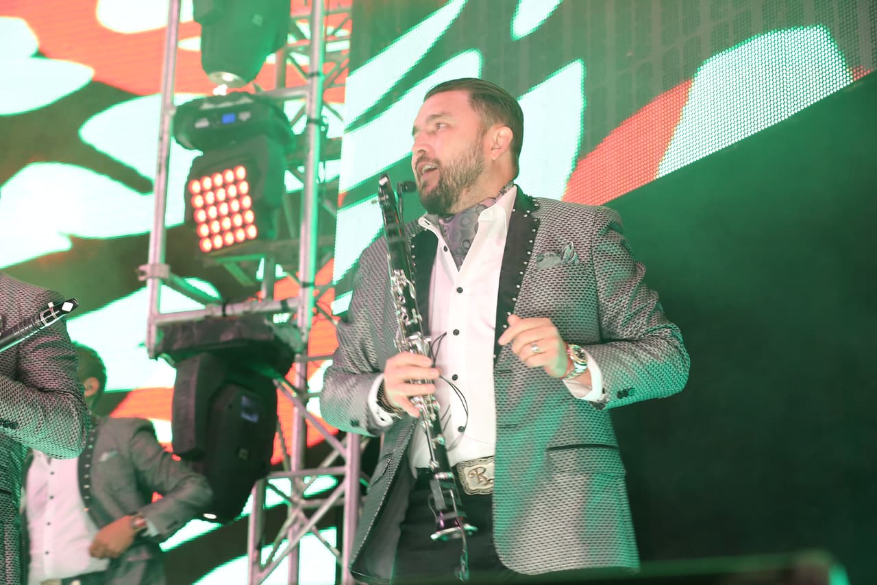 Poncho agradece el cariño de su gente.