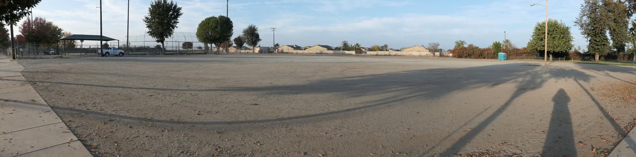 <b>El parque Olive Bowl de Lindsay será ampliado y renovado. Gracias a $3,670,437 se construirá nuevo patio de juegos</b>, cuatro campos de softball/béisbol, dos áreas de picnic, dos refugios de sombra, un sendero para caminar a través del parque, baños, seis cámaras de seguridad, estacionamiento, y paisajismo y nueva iluminación.