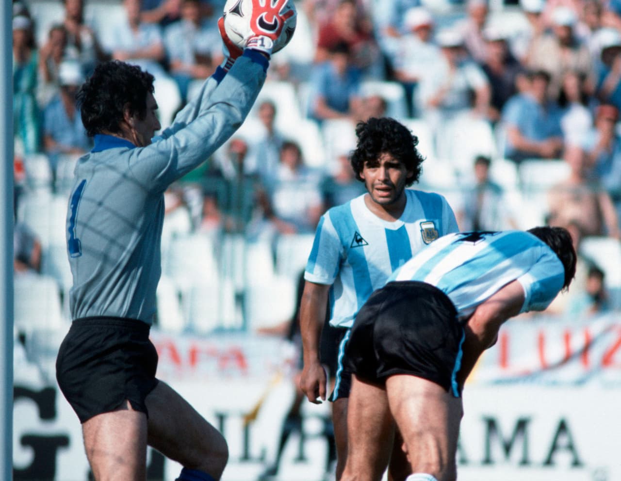 Después de una primera fase –empataron sus tres partidos– Italia dio el golpe de autoridad al ganarle a Argentina, campeón reinante, y a Brasil.