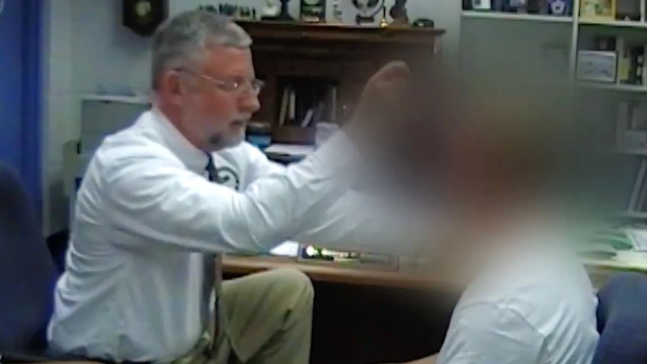 Revive polémica por ex director que hipnotizaba a estudiantes: tres de ellos murieron en circunstancias misteriosas