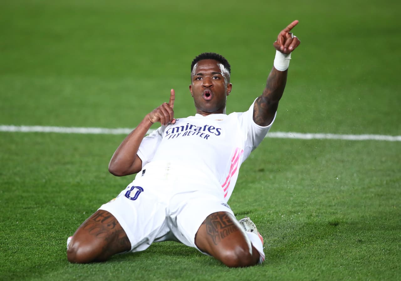 El brasileño 
<b>Vinícius Júnior</b>, quien también juega en el Real Madrid, mantiene una supuesta relación con su compatriota, la actriz 
<b>María Júlia Mazali</b>, aunque no lo han confirmado. 
<br>