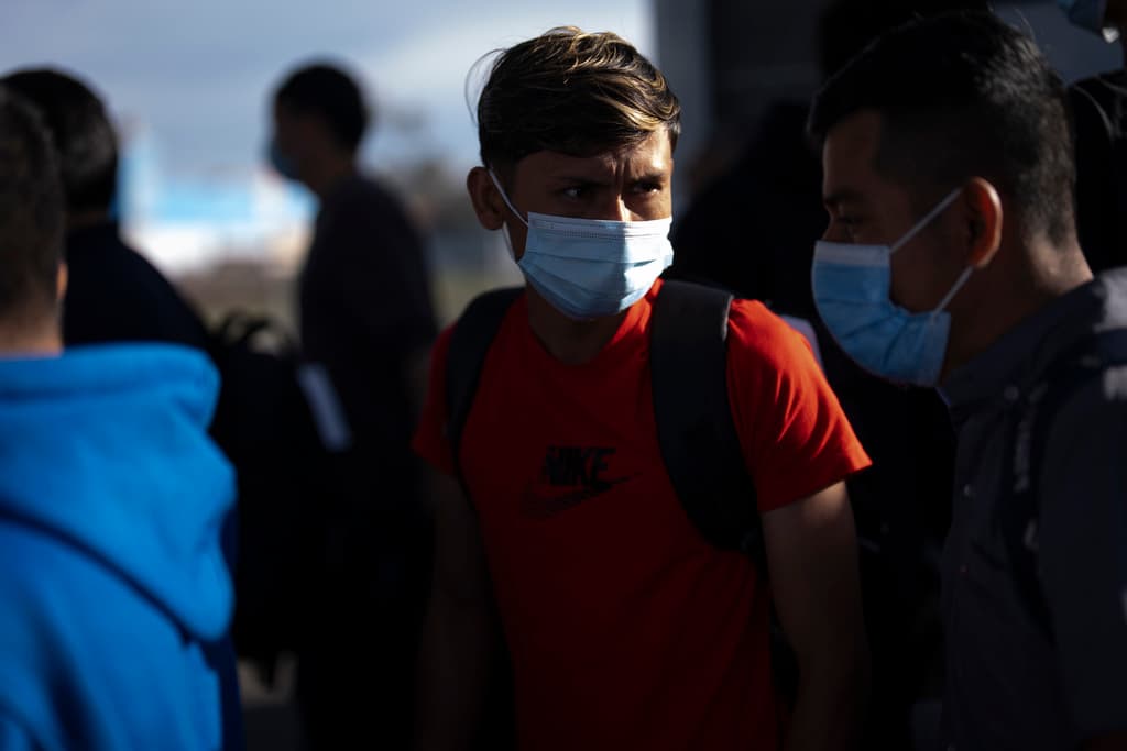 Entre los cientos de inmigrantes que no fueron recibidos este viernes en San Diego había ciudadanos de la República Dominicana, la República de Kazajistán, Ecuador, Guatemala, China, Mauritaia y Senegal, entre otros.