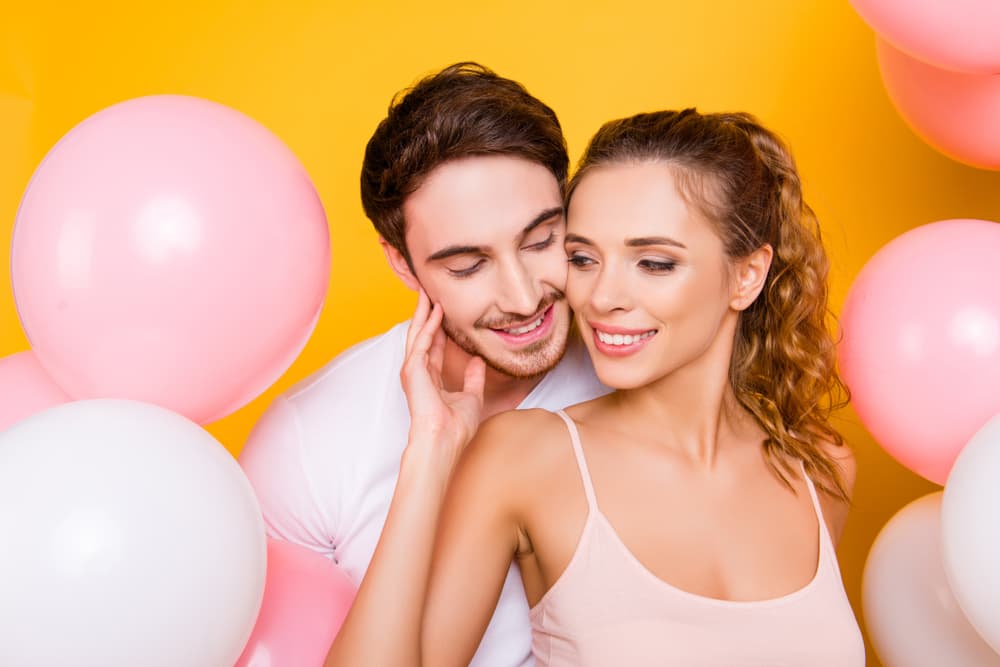 No es fácil seguirte el ritmo, sin embargo, tu vibrante personalidad hace que te perdonen tus defectos.