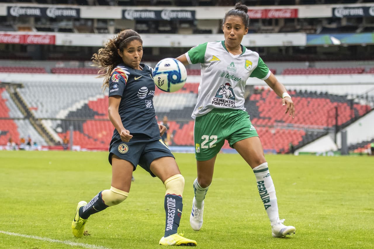 Sólo Cecilia Santiago ha participado en cinco mundiales en diferentes categorías.