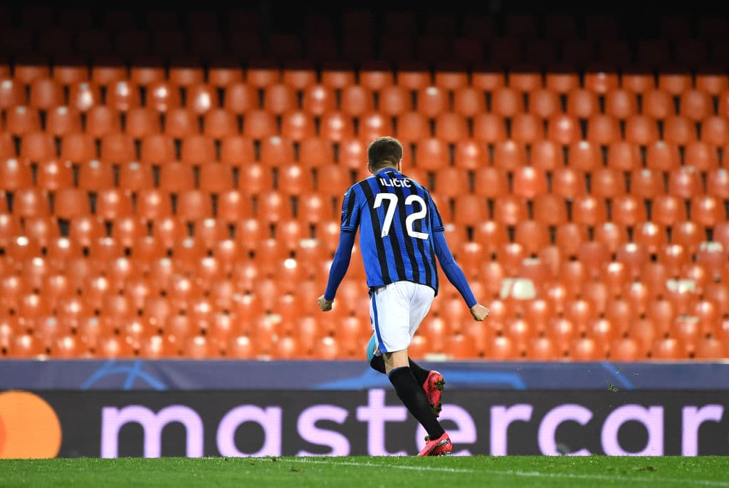 ¡Golazo de Ilicic! El esloveno cierra una noche de ensueño con cuatro goles en su cuenta personal en el triunfo del Atalanta 3-4 sobre el Valencia.