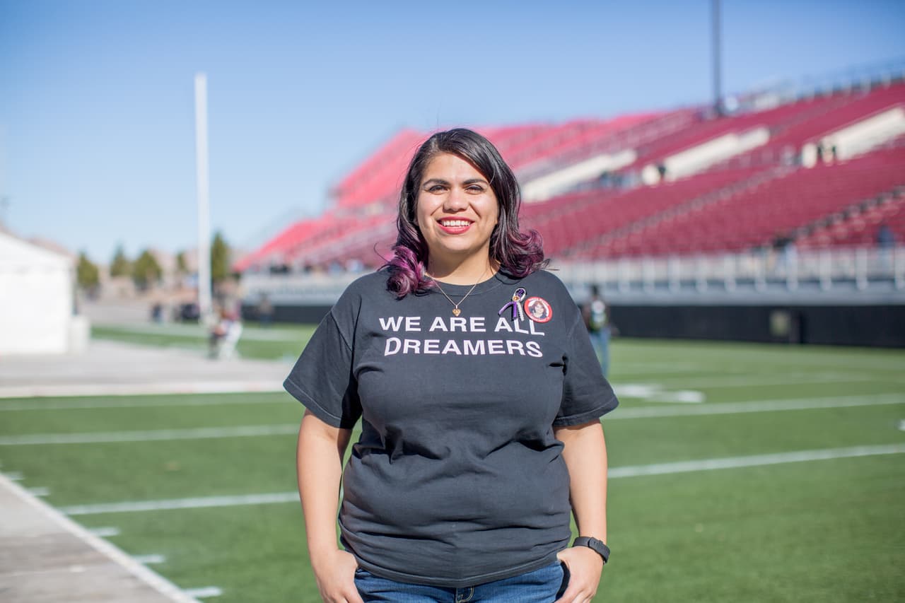 La dreamer
<a href="https://twitter.com/Astrid_NV">Astrid Silva</a> aseguró estar emocionada de que tanta gente esté apoyando su causa: "Hace años para que mencionaran el Dream Act costaba un montón y ahora no tienes ni que decirlo:
<b>todos están luchando por nosotros"</b>.
