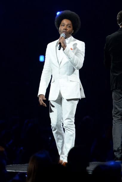 Miguel Bosé la Persona del Año en Latin GRAMMY 2013 fue homenajeado por los grandes de la música. Santiago Cruz, Alex Cuba, Gianmarco, Natalia Lafourcade, Pablo Alborán, Juan Campodónico, Jesse & Joy, Juanes, Illya Kuryaki, Ricky Martin, Laura Pausini, Draco Rosa, Alejandro Sanz, Ximena Sariñana, Julieta Venegas y Carlos Vives, honraron a Bosé.