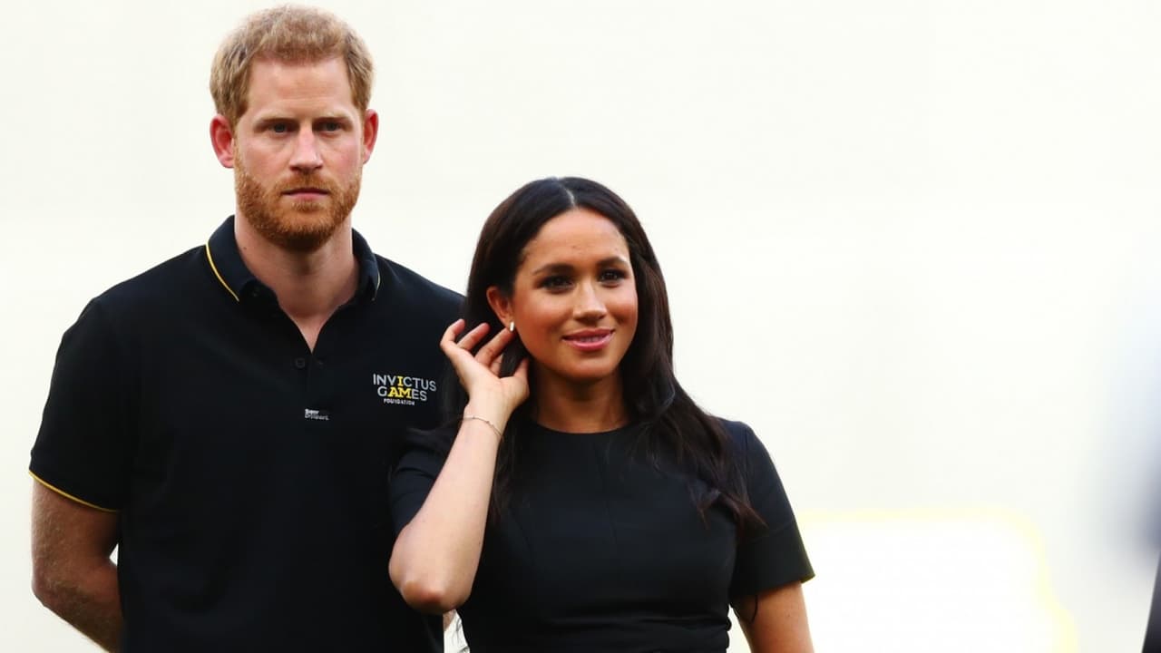 Reportan que Meghan Markle y el príncipe Harry tomaron un vuelo comercial para ir a una boda en Italia
