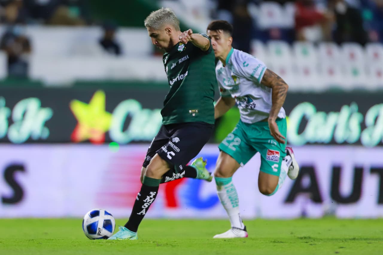 León comenzó a dejar espacios y Santos en más de una ocasión estuvo cerca de aumentar la ventaja.